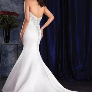 Ivory Wedding Dress